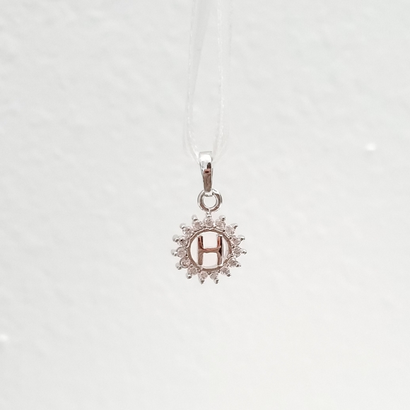Silver 'H' circled by diamonds Pendant - Picture 3 of 6